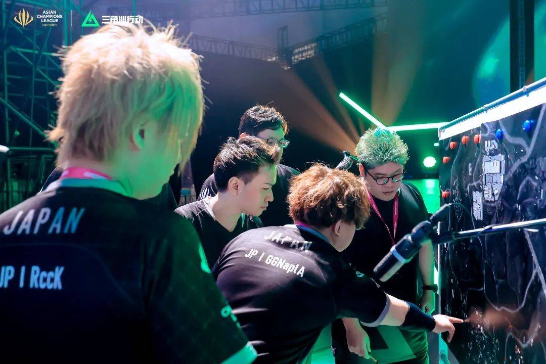 赛季中期遭 赛季中期遭