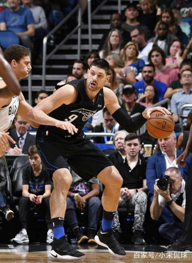 河南队在防 河南队在防