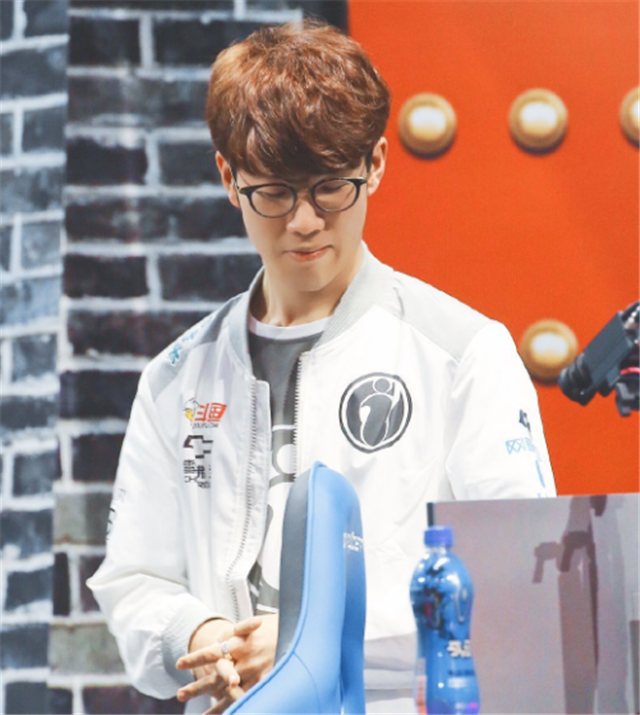 当持球人被 当持球人被